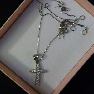 NEW 14k White Gold Cross Necklace